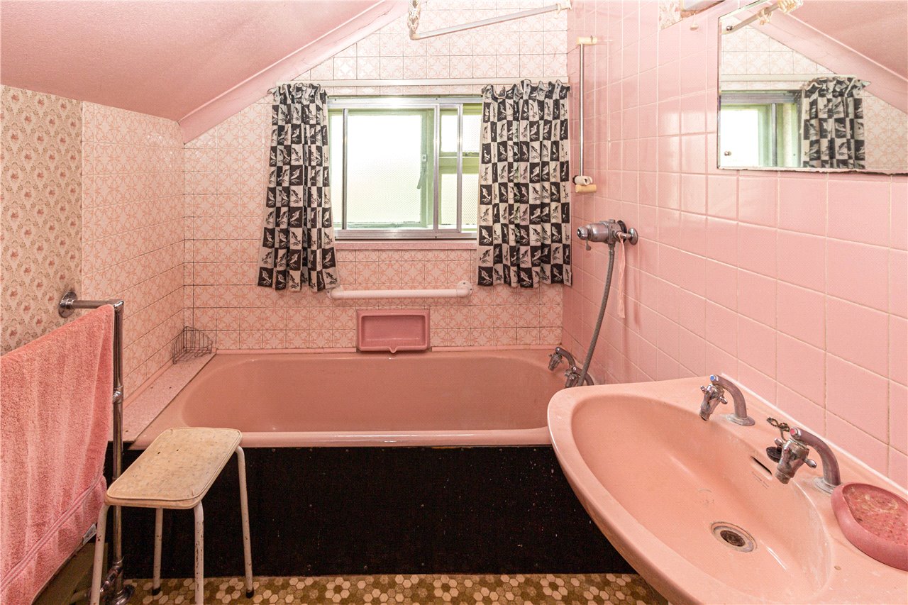 Crabtree Lane, Harpenden, Hertfordshire, AL5 5NS Ashtons