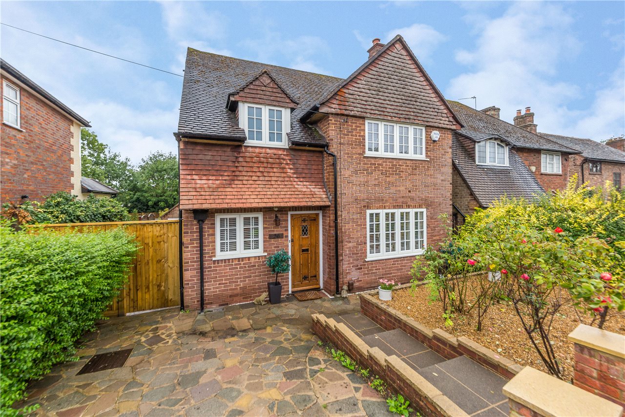 Meadow Walk, Harpenden, Hertfordshire, AL5 5TG Ashtons