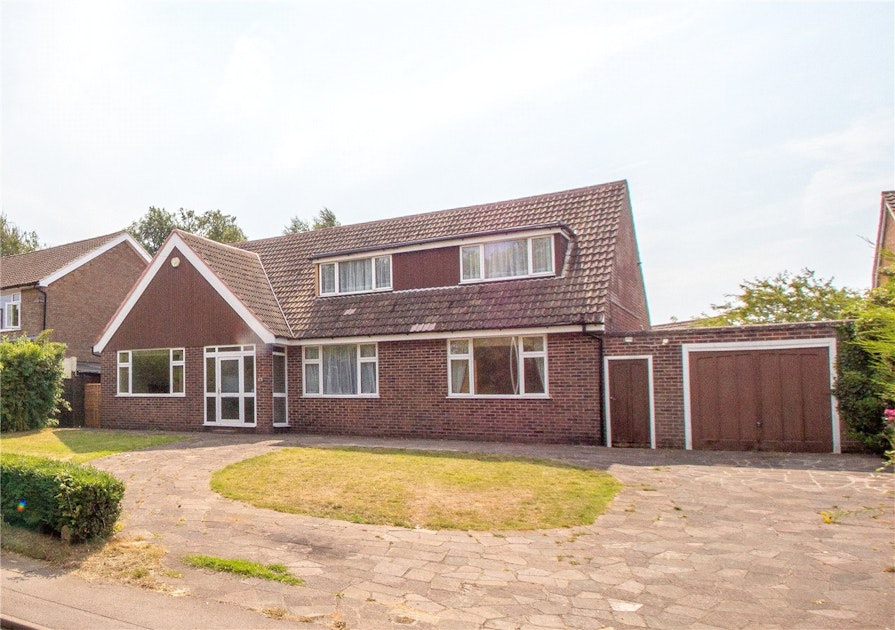 Dunstable Road, Caddington, Luton, Bedfordshire, LU1 4AL Ashtons