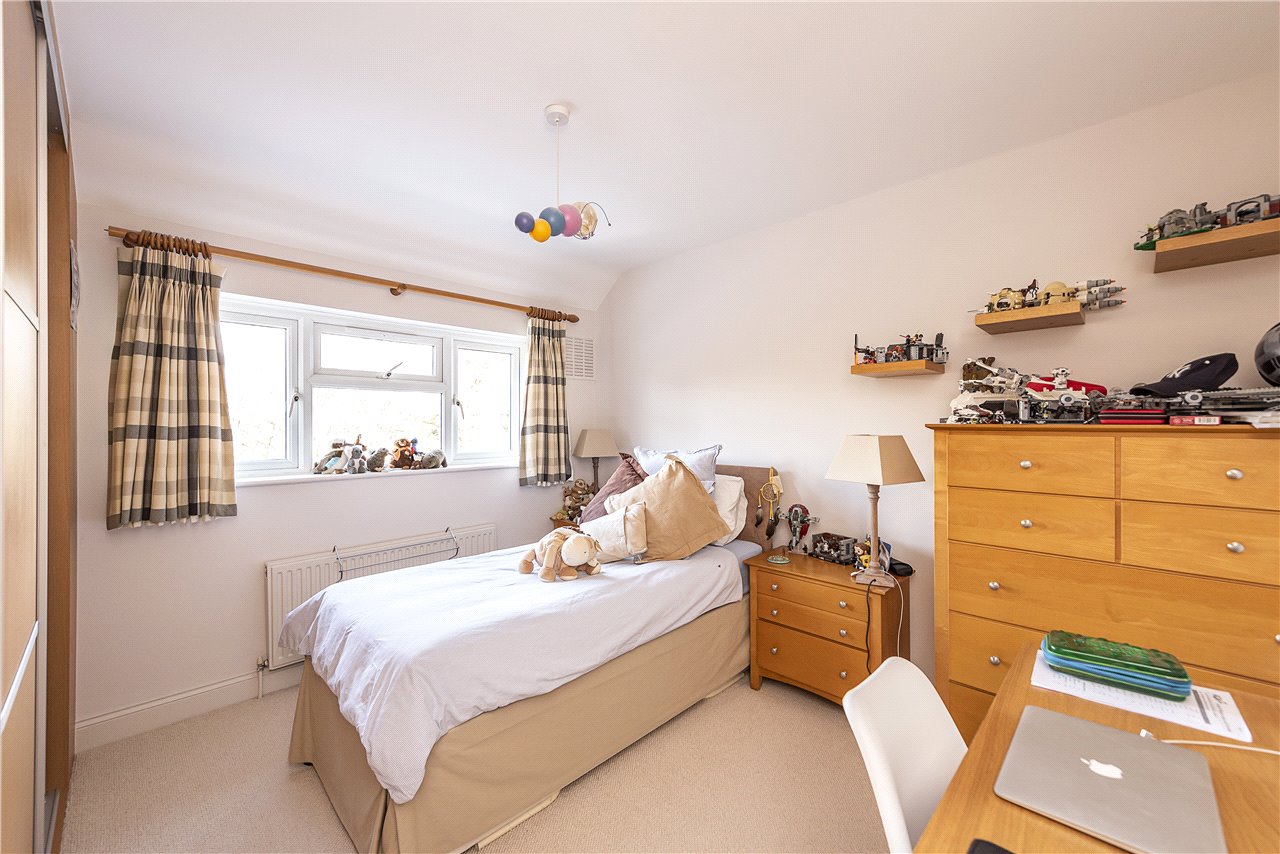 St James Road, Harpenden, Hertfordshire, AL5 4PB Ashtons