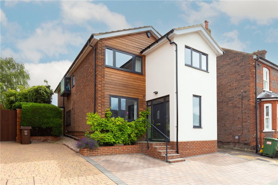 Salisbury Road, Harpenden, Hertfordshire, AL5 5AR Ashtons