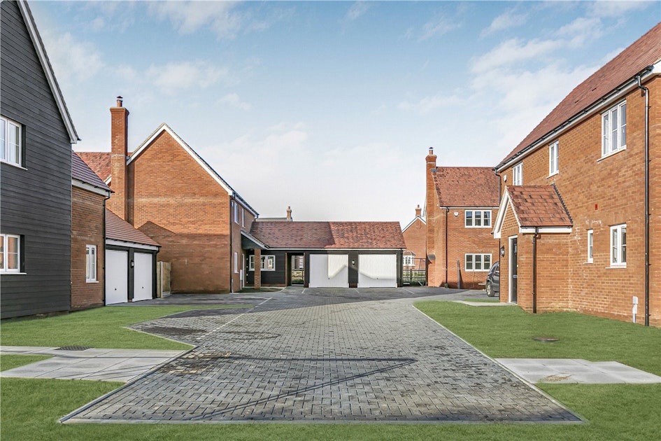 Shefford Road, Meppershall, Shefford, Bedfordshire, SG17 5LN Ashtons