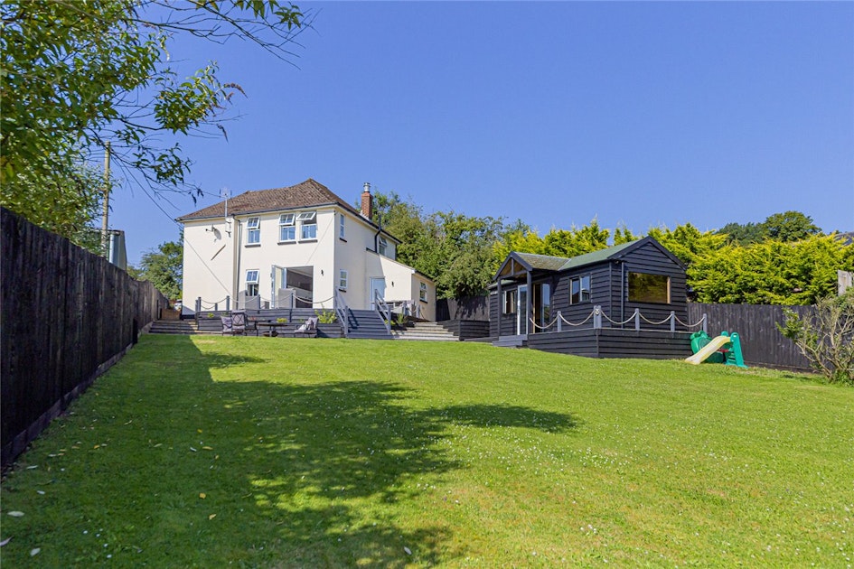 Common Road, Kensworth, Dunstable, LU6 2PN Ashtons