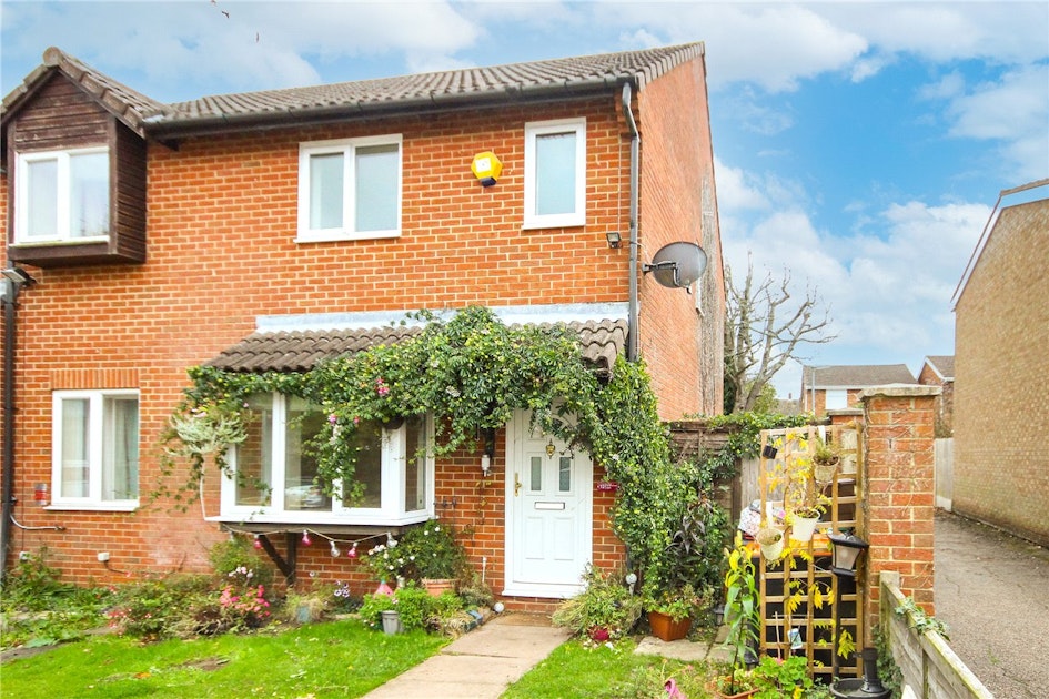 St Andrews Walk, Slip End, Luton, LU1 4BE Ashtons