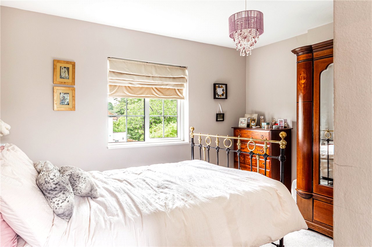 Handside Lane, Welwyn Garden City, Hertfordshire, AL8 6SH Ashtons