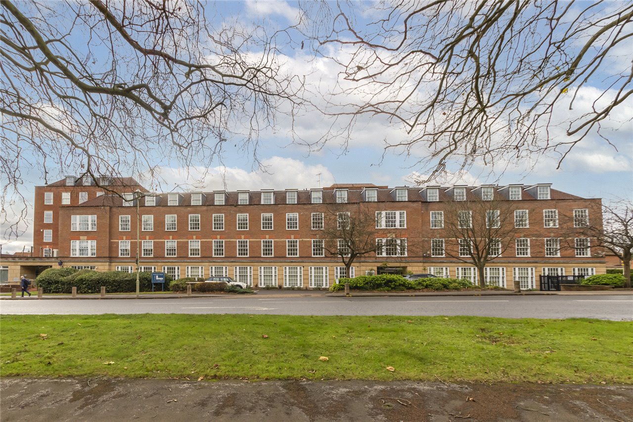 Bridge Road, Welwyn Garden City, AL8 6DE Ashtons