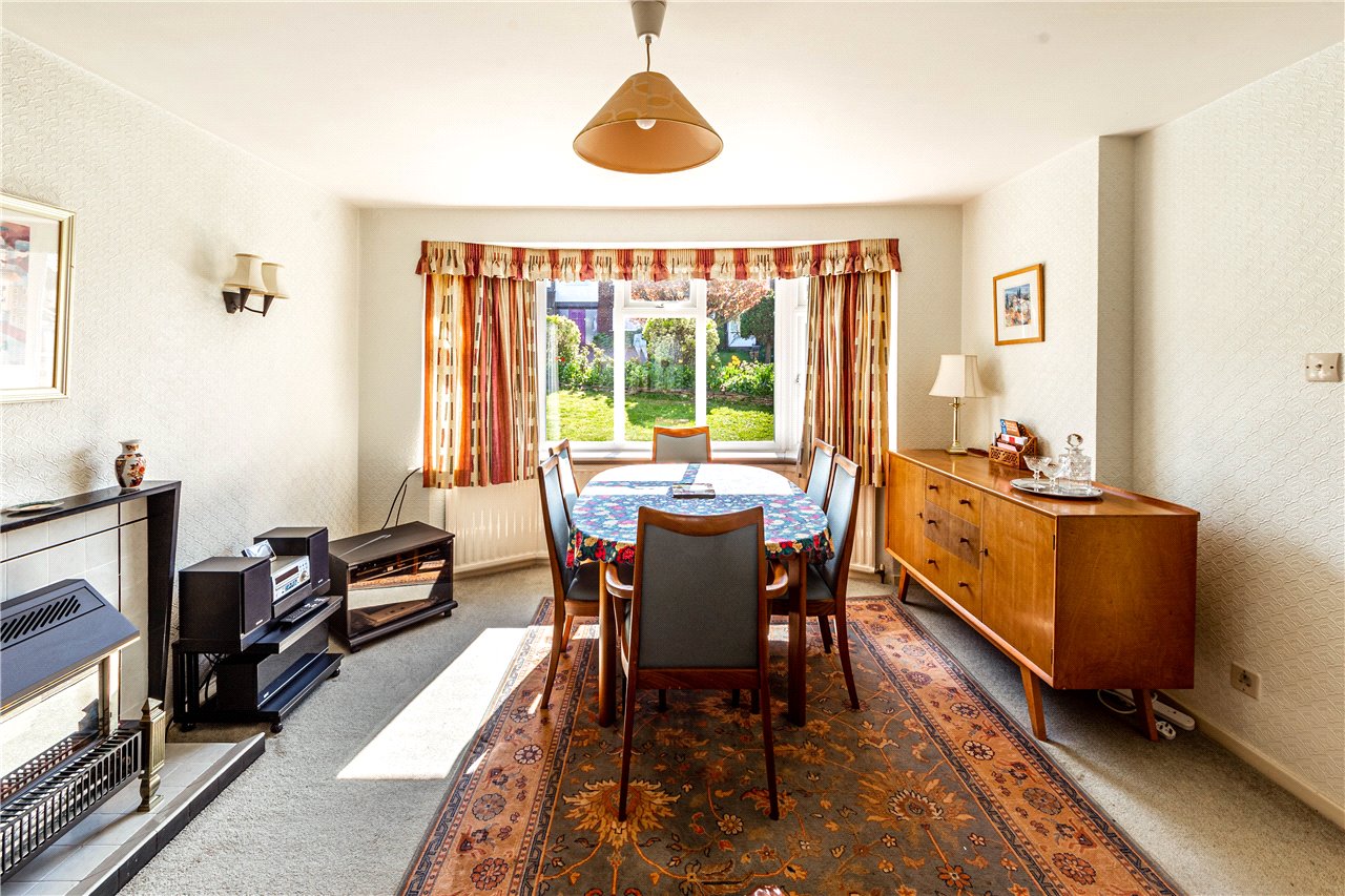 Warren Way, Digswell, Welwyn, Hertfordshire, AL6 0DL Ashtons