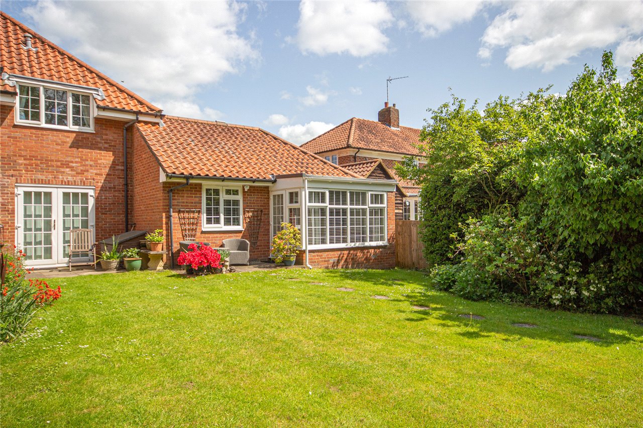 Perrywood, Walden Road, Welwyn Garden City, Hertfordshire, AL8 7PZ